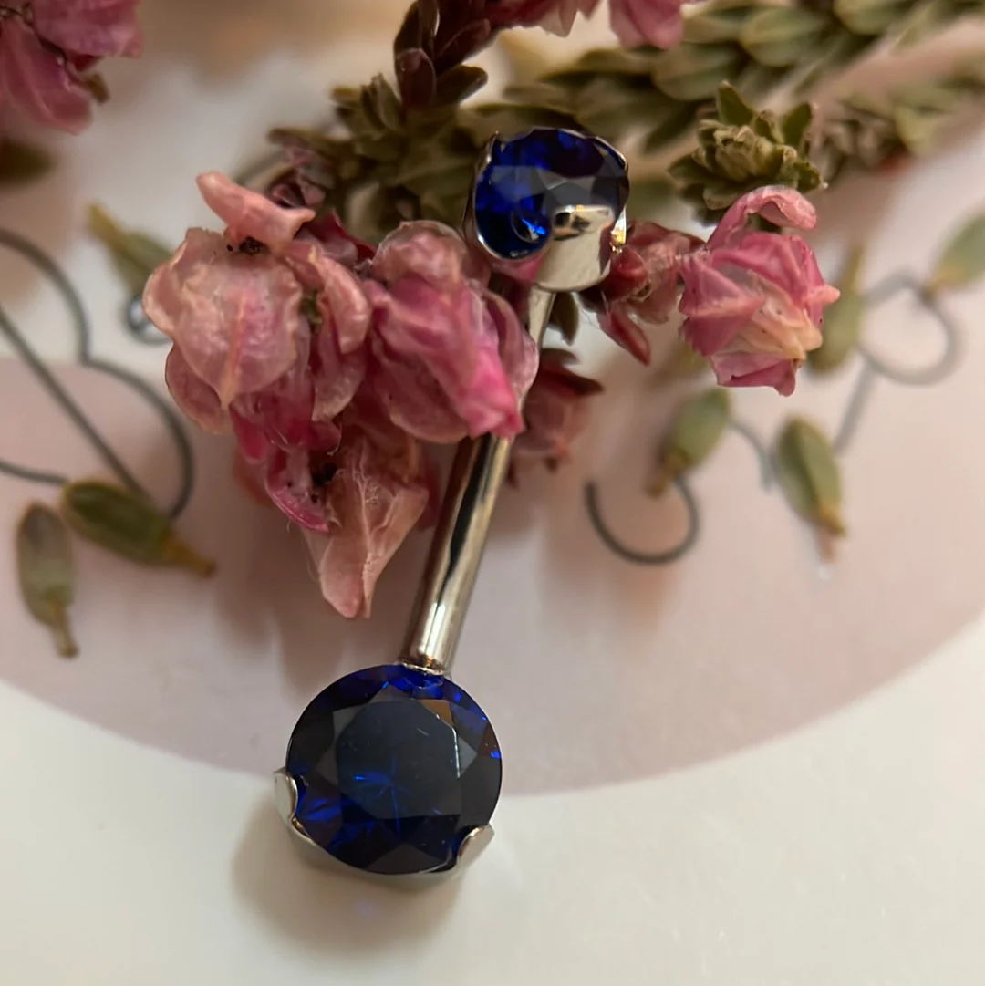 Anatometal Prong Set Navel Curve - Image 5