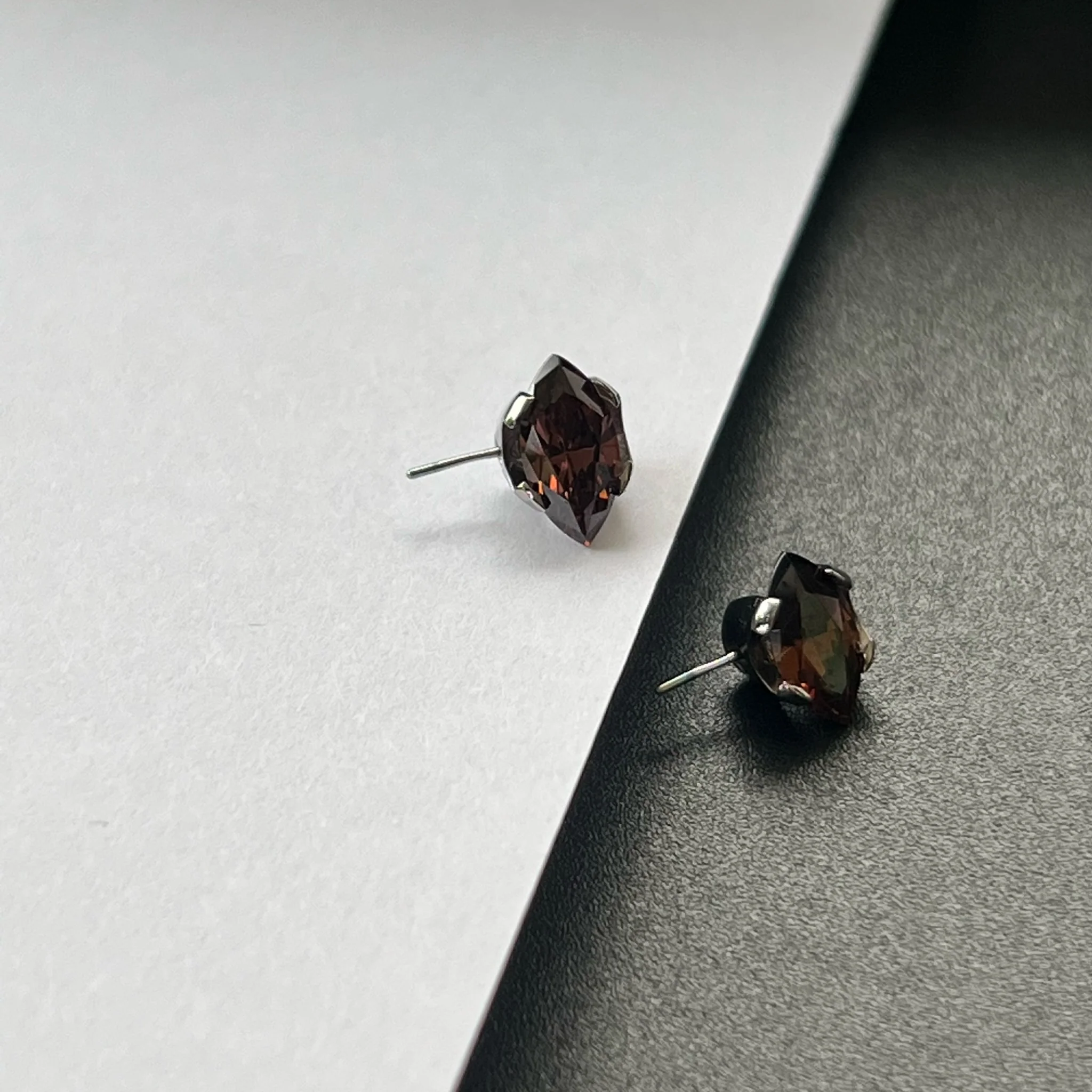 Anatometal Titanium Side-Set Marquise Ends - Image 4