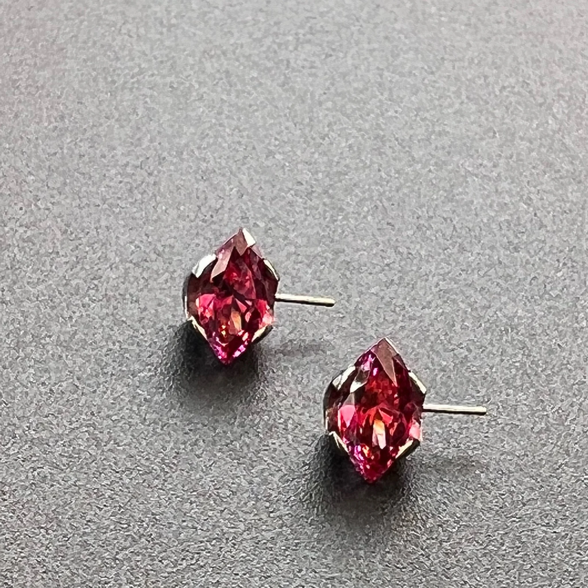 Anatometal Titanium Side-Set Marquise Ends - Image 6