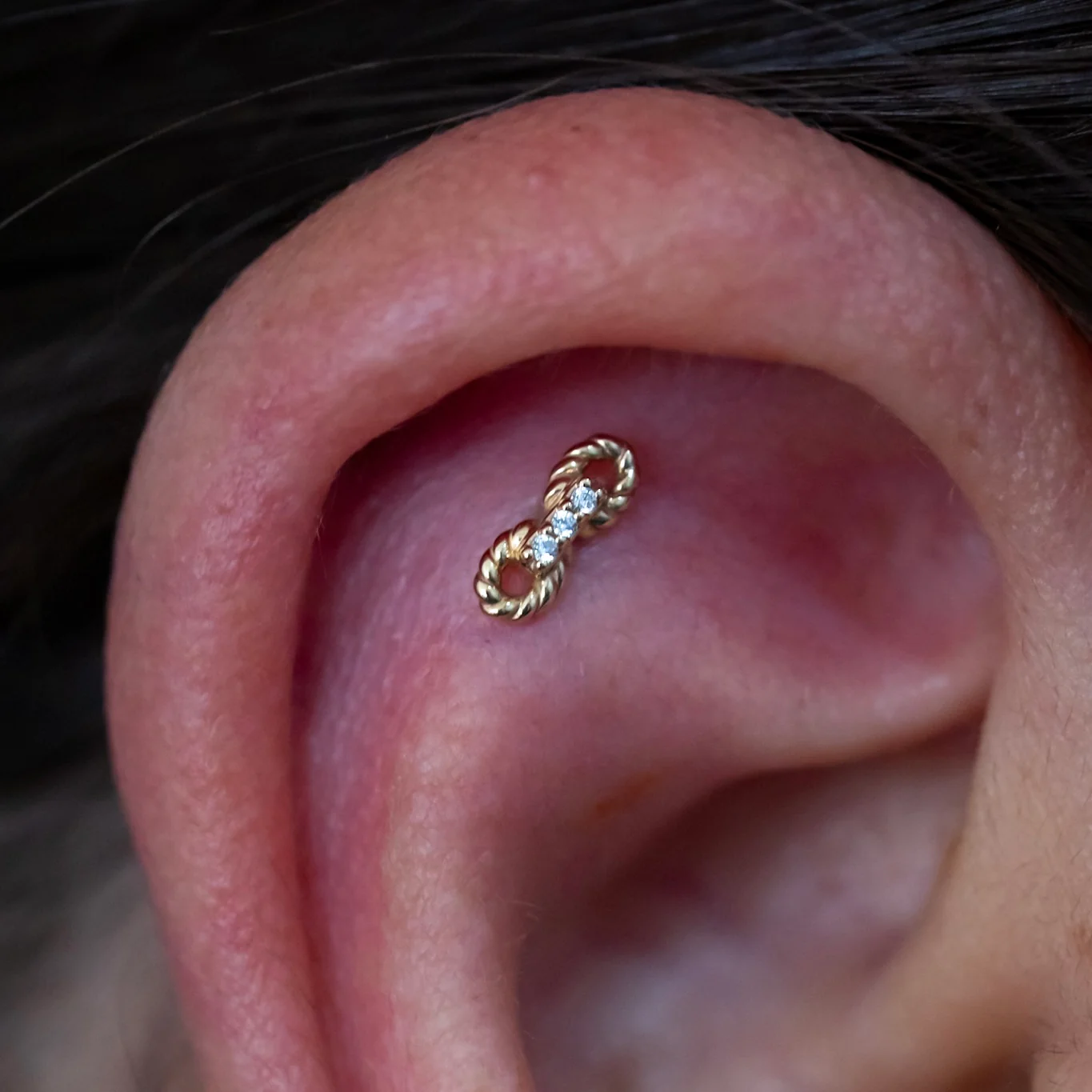 Flat / Faux Rook Piercing - Image 5