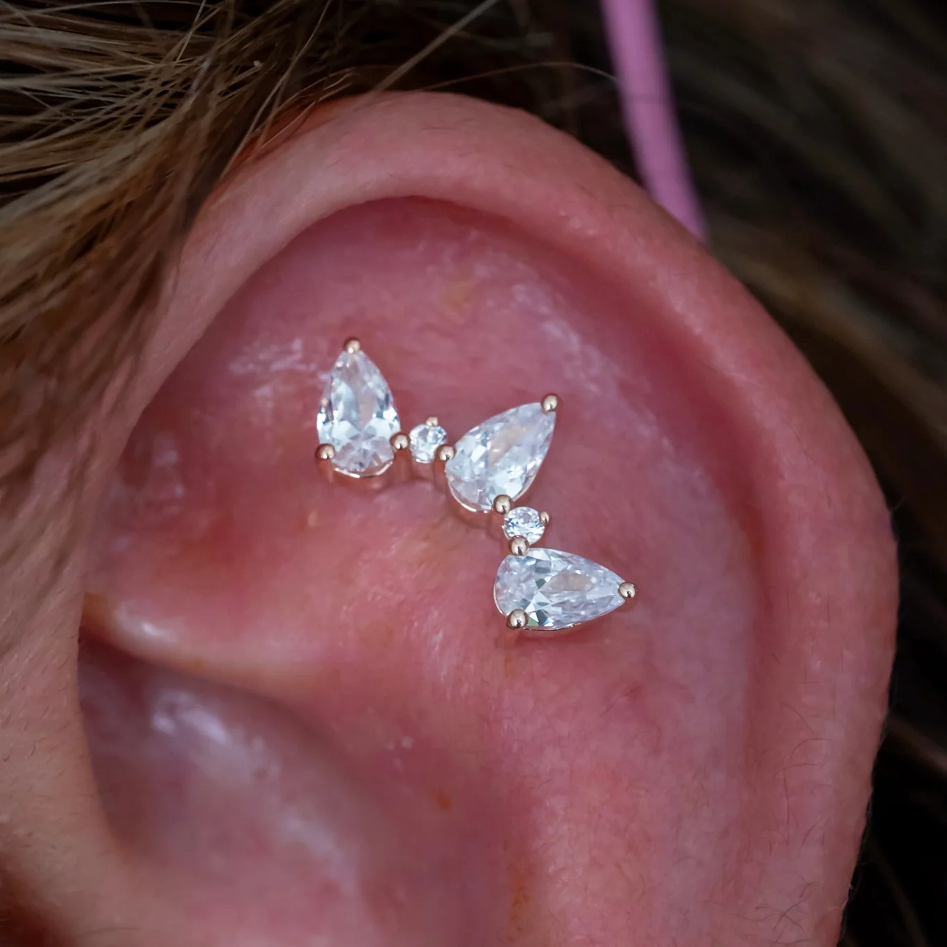 Flat / Faux Rook Piercing - Image 8