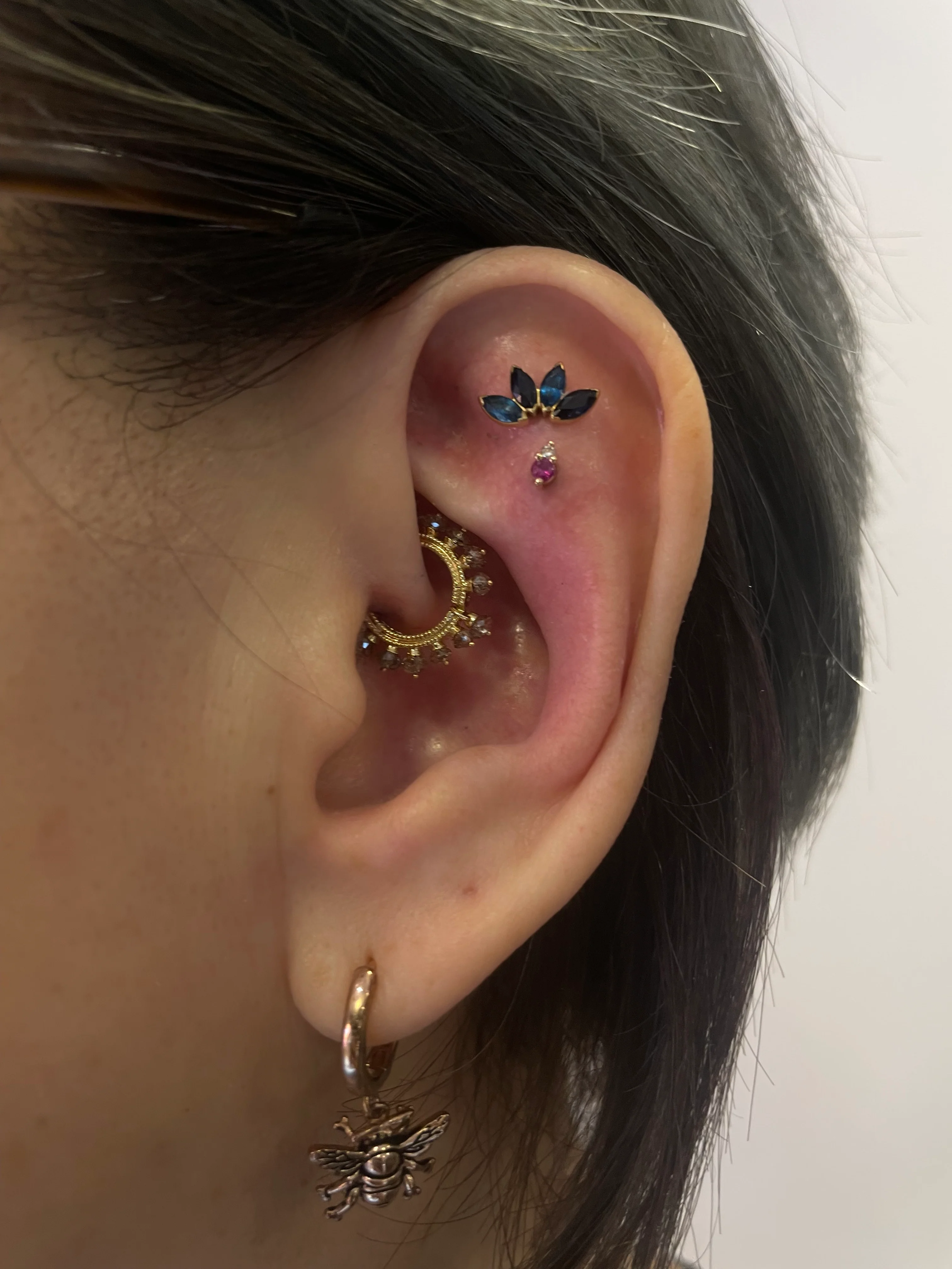 Maria Tash Champagne Diamond Coronet Hoop Earring - Image 5