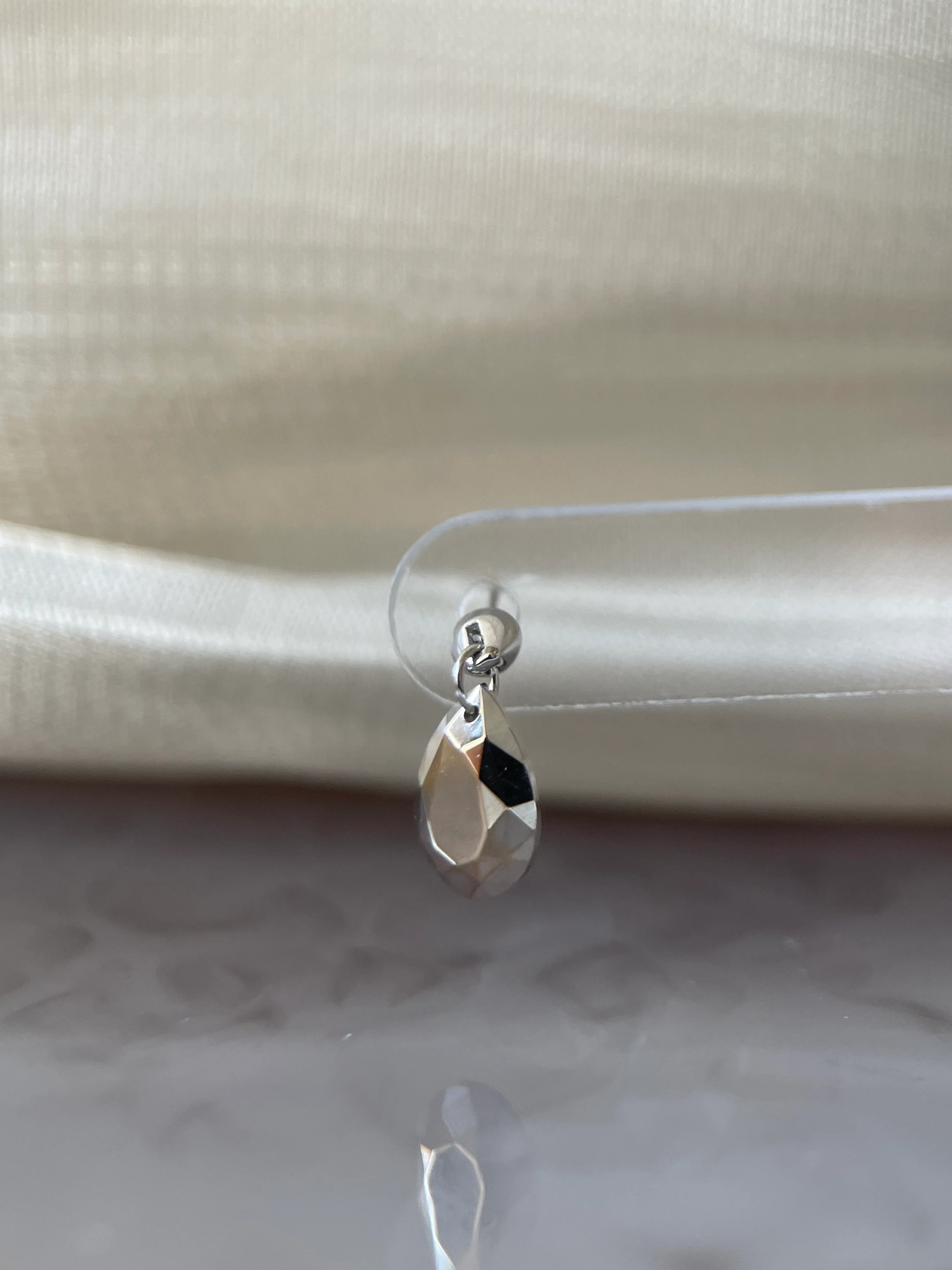 Maria Tash Faceted Gold Pear Threaded Charm Earring - Image 5