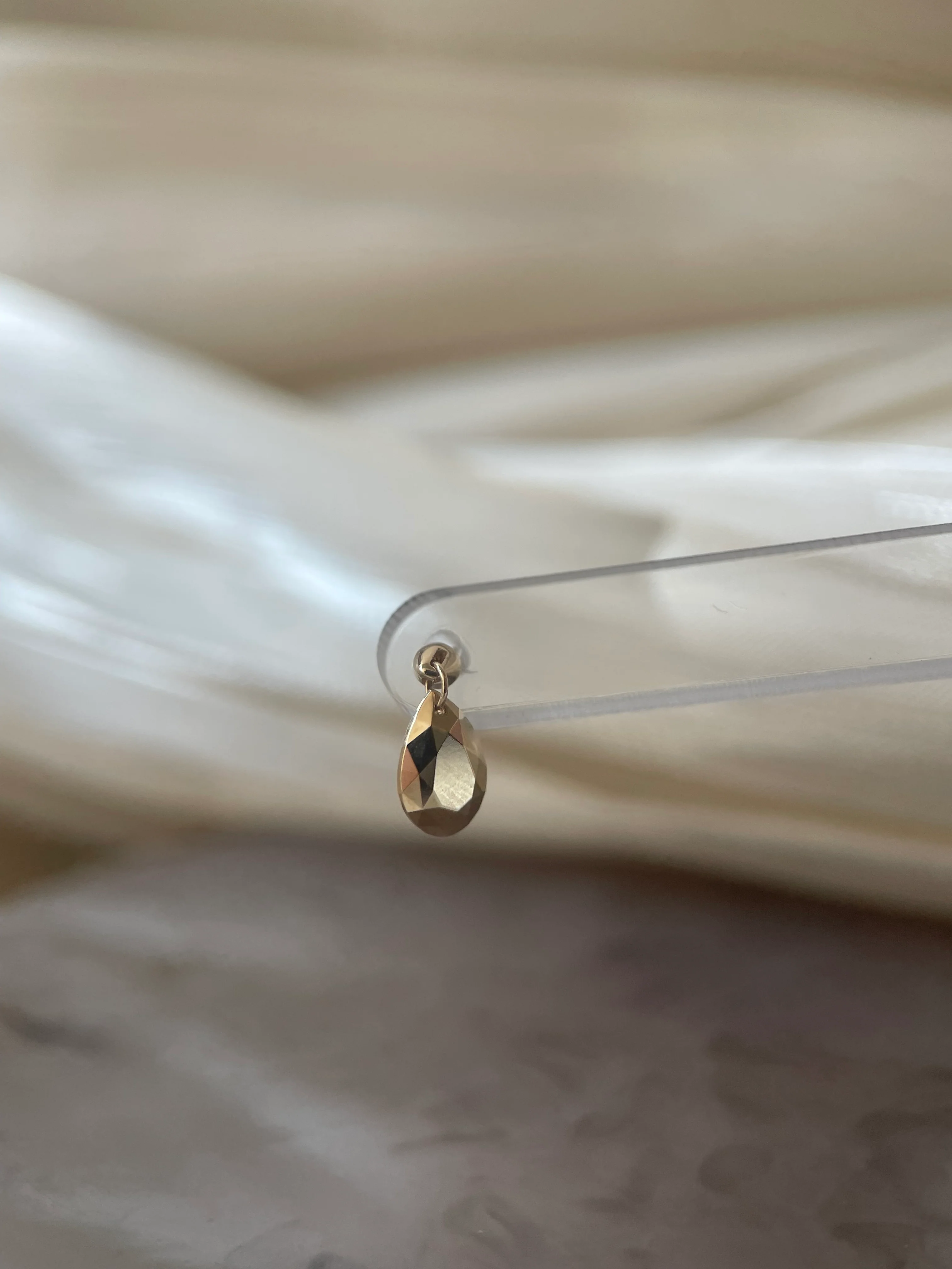 Maria Tash Faceted Gold Pear Threaded Charm Earring - Image 6