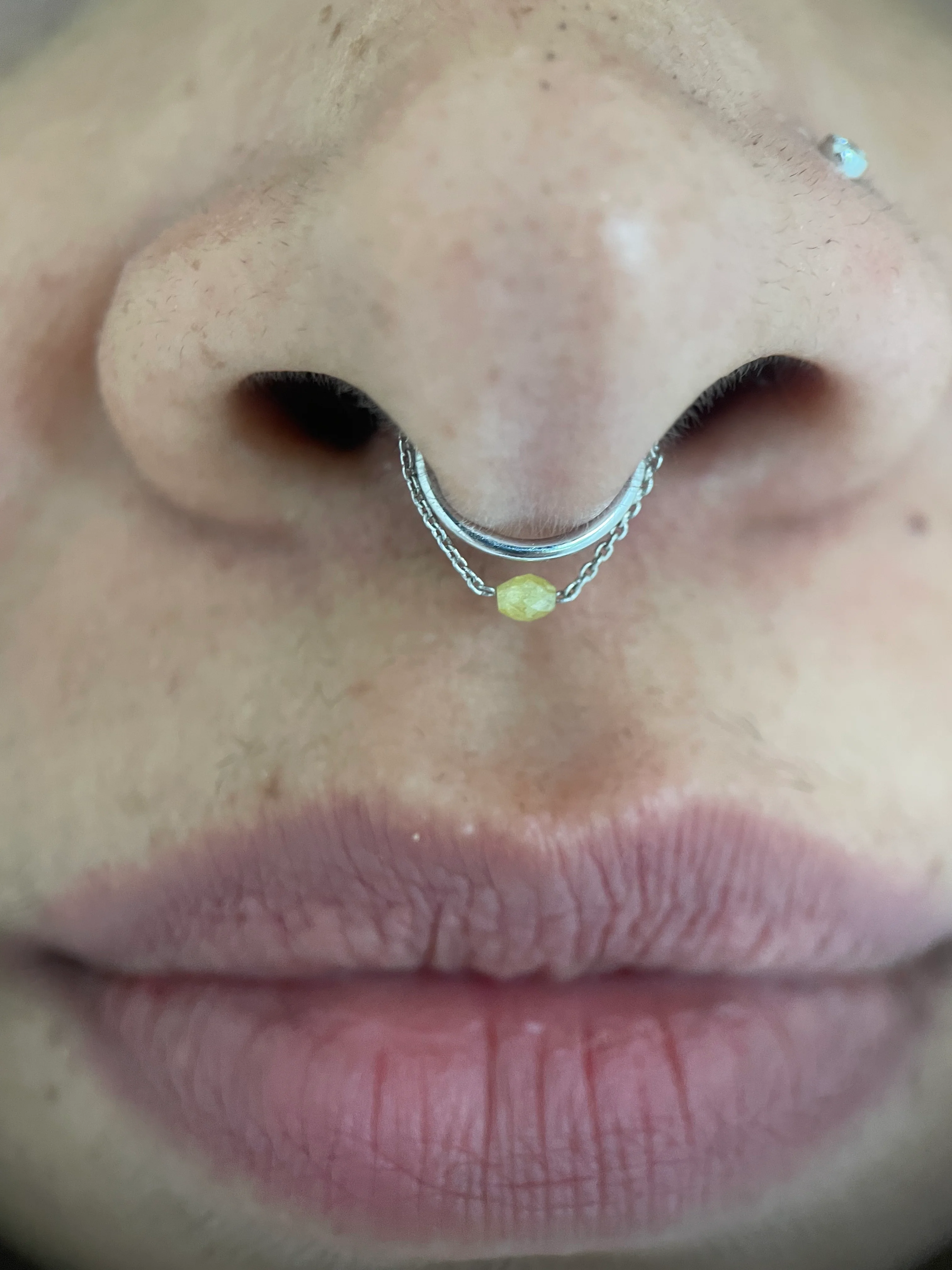 Pupil Hall Cylinder Coloured Diamond Chained Seam - Image 3