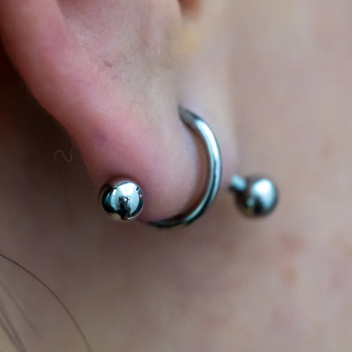 Transverse Lobe Piercing - Image 2